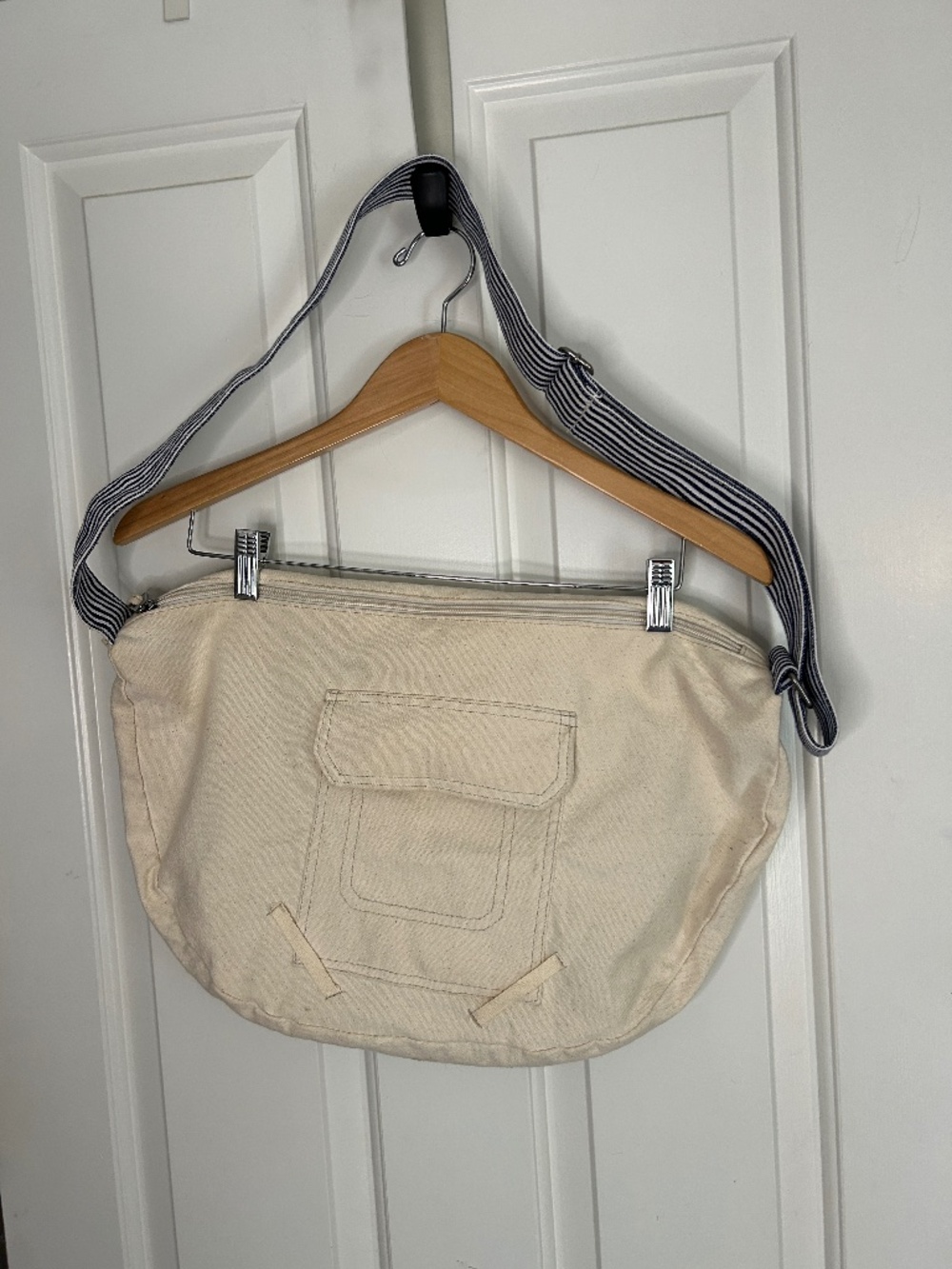 vintage American Eagle Outfitters canvas crescent/slouch shoulder bag - canvas